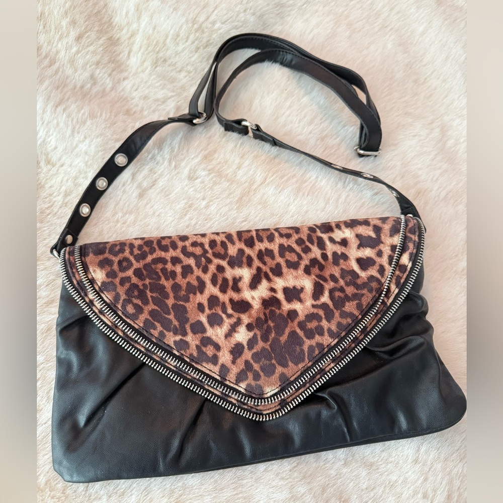 Nine&Co Vintage Vegan Leather Crossbody Purse black and leopard